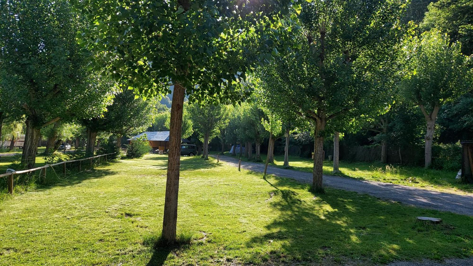 Camping Llavorsi Luaran gambar