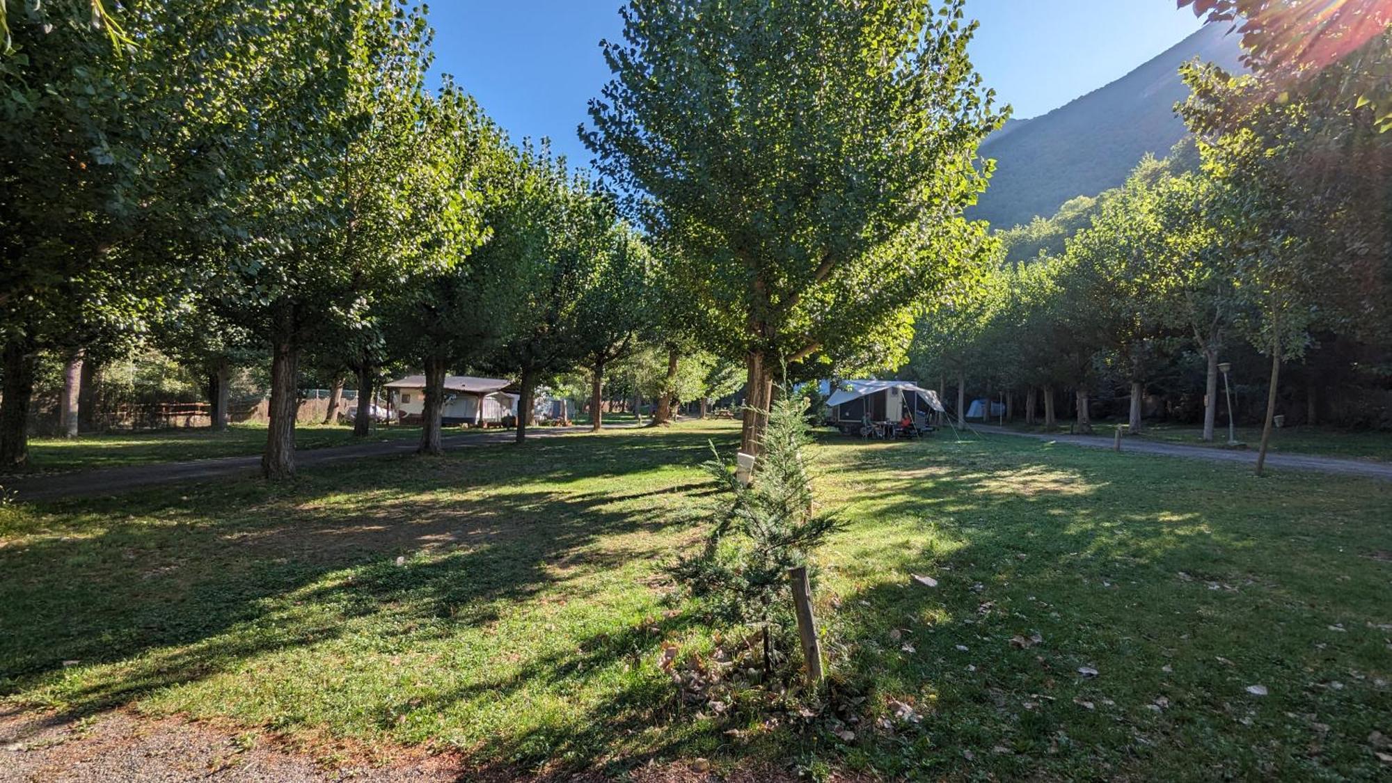 Camping Llavorsi Luaran gambar